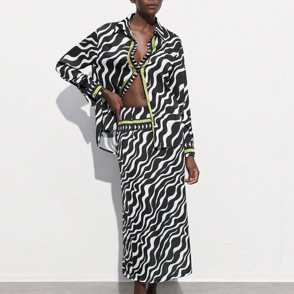 Black Casual Women's Round Neck Long Sleeve Zebra Print Shirt - Picture 4 of 8